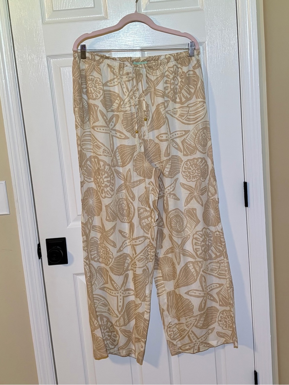 NWOT True Destinations Cream & Beige Seashell Print Flowy Wide Leg Pants. XL